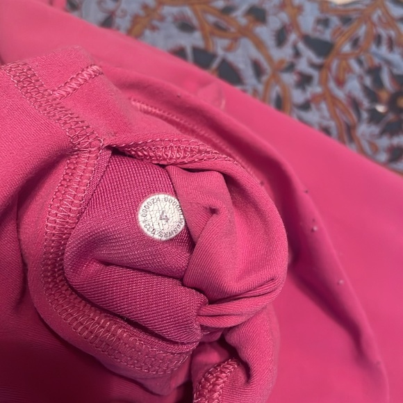 Lululemon align leggings, pink blossom, size 4 - Picture 5 of 5